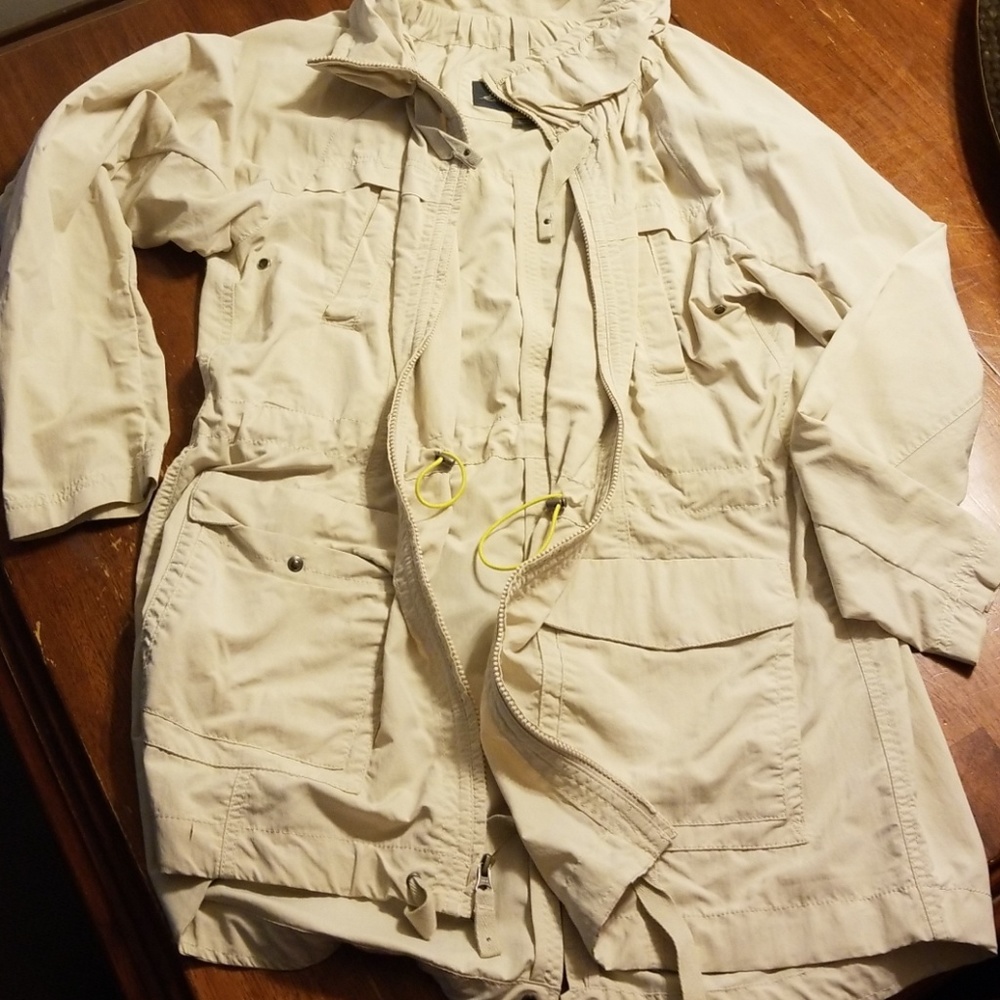 Tan Eddie Bauer lightweight jacket